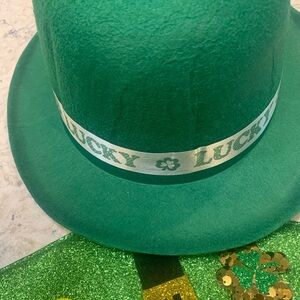 St Patrick’s day party items 4 items.